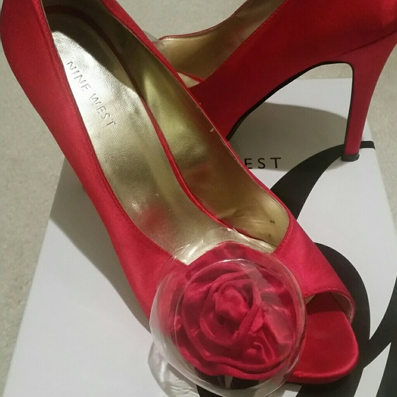 Shoes - Picture 3 of 4